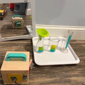 Lovevery Science Play Set / Wooden Lock Box/Mirror